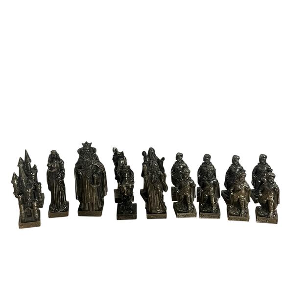Design Toscano Mystical Legends Chess Set Silver Copper - Picture 1 of 16